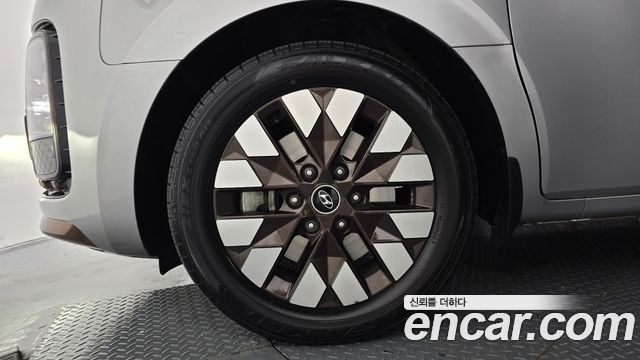 Hyundai Staria 2023 — photo 5