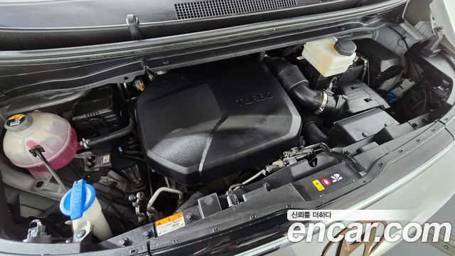 Hyundai Staria 2023 — photo 6