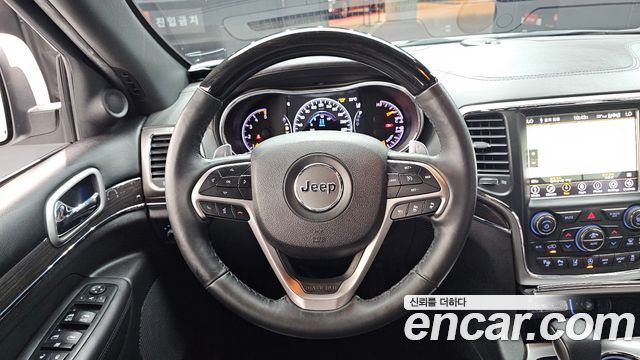 Jeep Cherokee 2018 — photo 13
