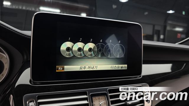 Mercedes-Benz CLS-Class 2016 — photo 23