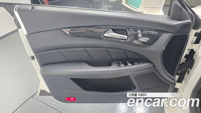 Mercedes-Benz CLS-Class 2016 — photo 14