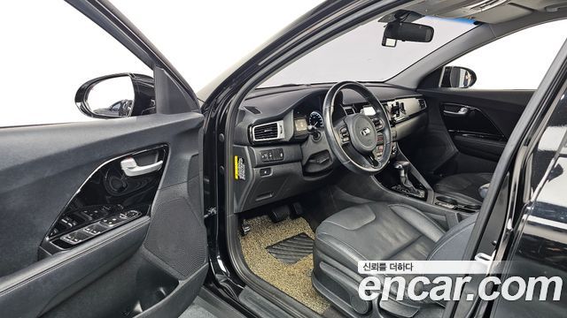 Kia Niro 2017 — photo 13