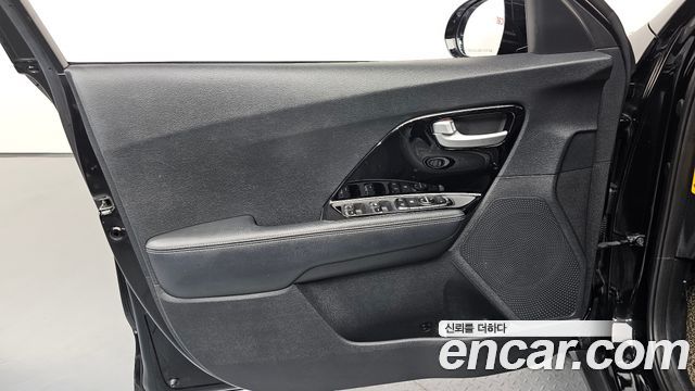 Kia Niro 2017 — photo 14
