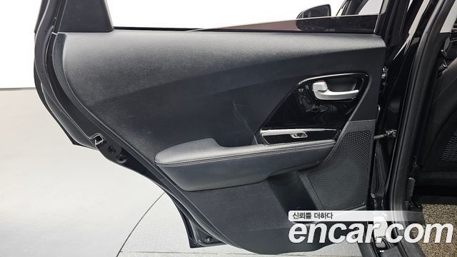 Kia Niro 2017 — photo 15