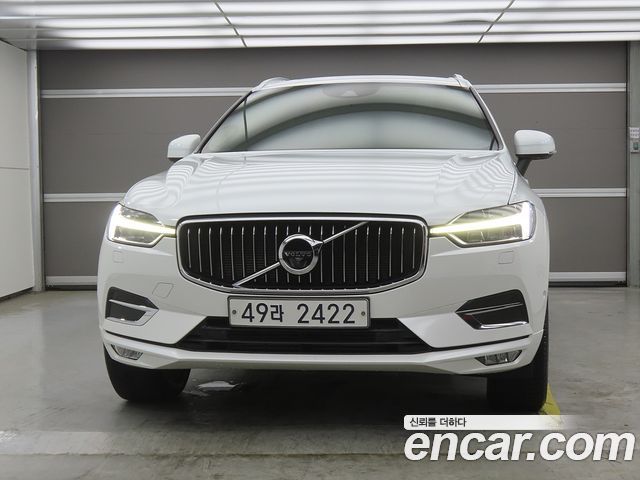 Volvo XC60 2018 — photo 2