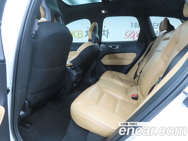 Volvo XC60 2018 — photo 6