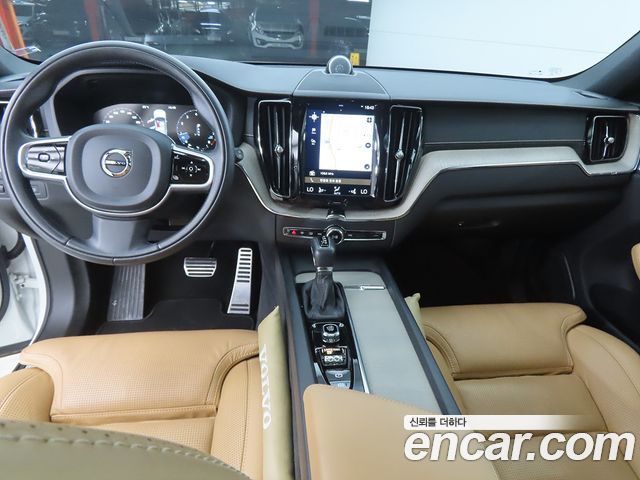 Volvo XC60 2018 — photo 7