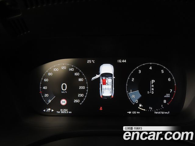 Volvo XC60 2018 — photo 9