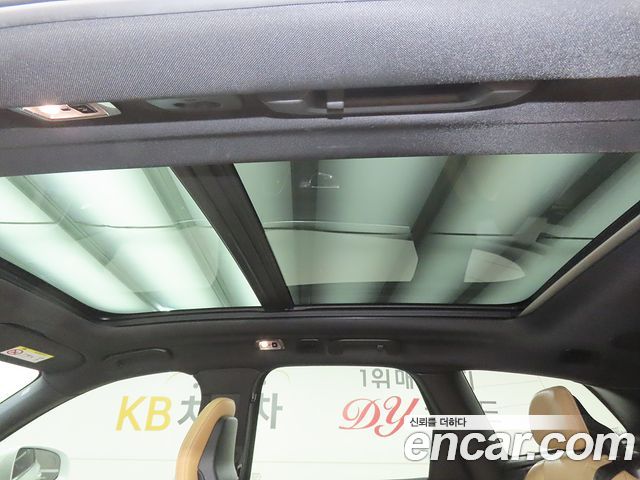 Volvo XC60 2018 — photo 15