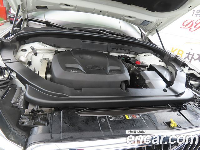 Volvo XC60 2018 — photo 19