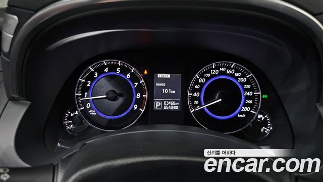 Infiniti QX70 2017 — photo 11