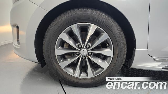 Kia Canival 2017 — photo 5
