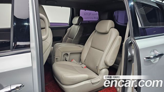 Kia Canival 2017 — photo 17