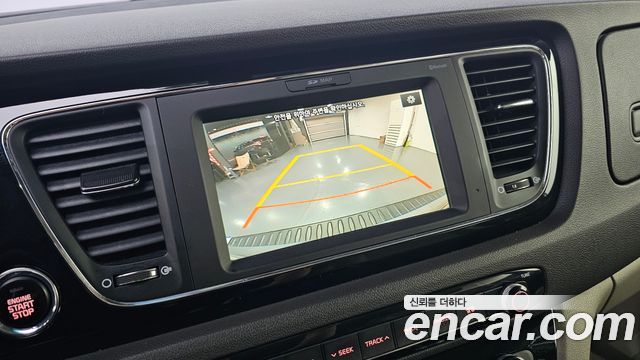 Kia Canival 2017 — photo 19