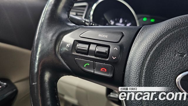 Kia Canival 2017 — photo 21