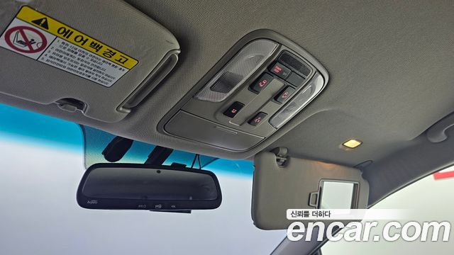 Kia Canival 2017 — photo 24