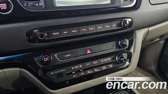 Kia Canival 2017 — photo 30