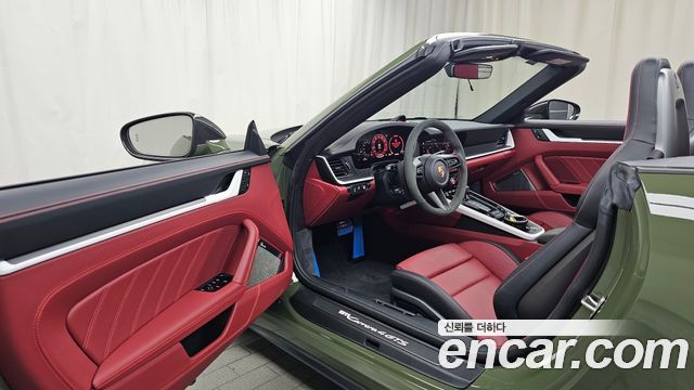 Porsche 911 2025 — photo 13