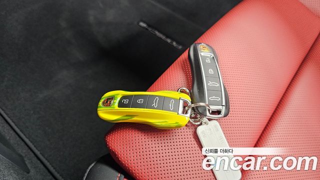 Porsche 911 2025 — photo 21