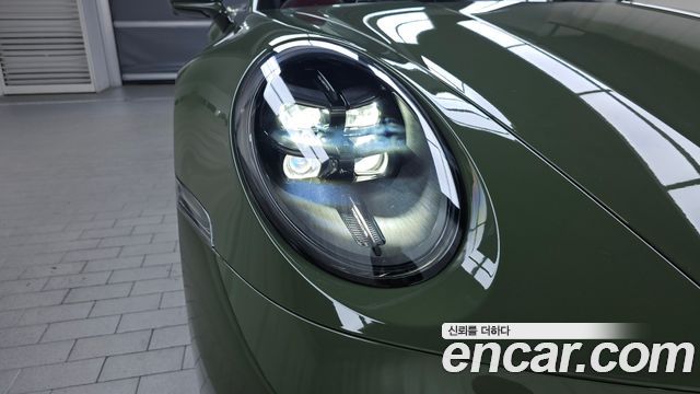 Porsche 911 2025 — photo 8