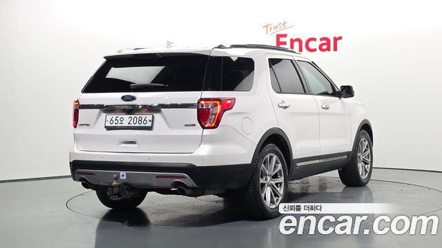 Ford Explorer 2017 — photo 2