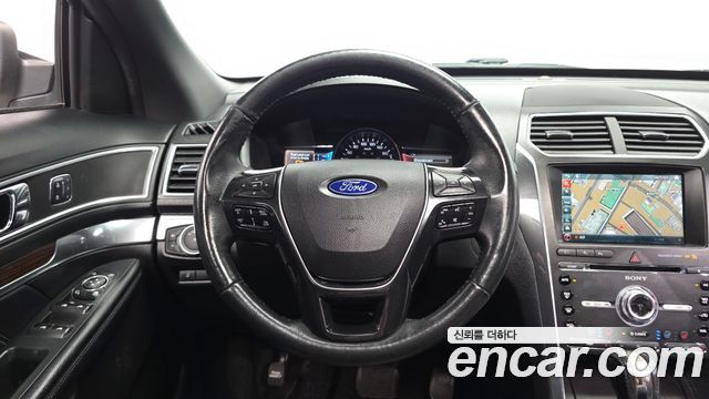 Ford Explorer 2017 — photo 13