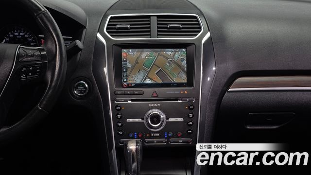Ford Explorer 2017 — photo 14