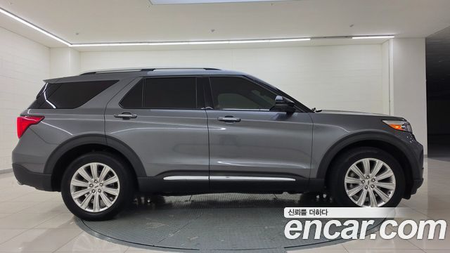 Ford Explorer 2021 — photo 4