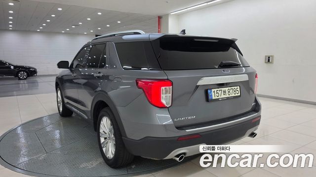 Ford Explorer 2021 — photo 7