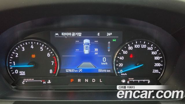 Ford Explorer 2021 — photo 8