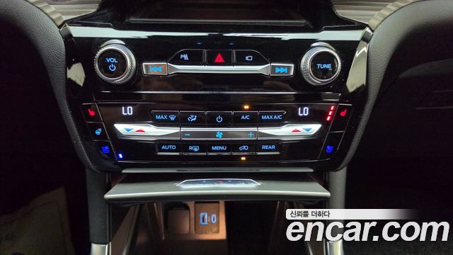 Ford Explorer 2021 — photo 10