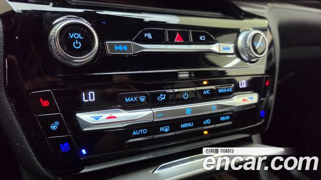 Ford Explorer 2021 — photo 13