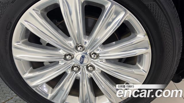Ford Explorer 2021 — photo 16