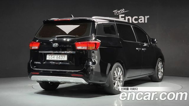 Kia Canival 2016 — photo 2