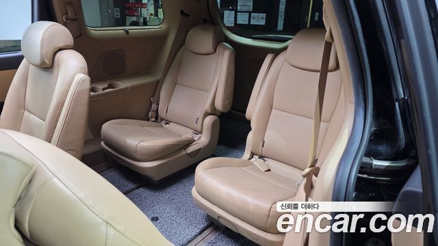 Kia Canival 2016 — photo 11