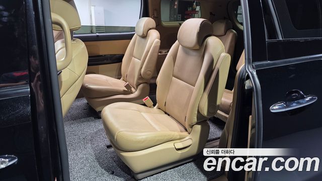 Kia Canival 2016 — photo 12
