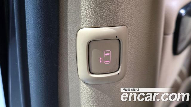 Kia Canival 2016 — photo 18
