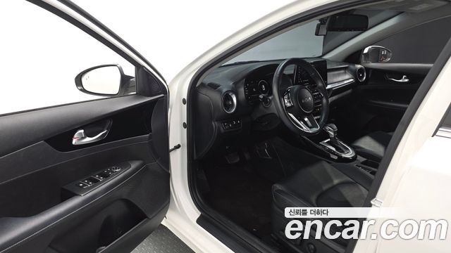 Kia K3 2022 — photo 13
