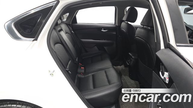 Kia K3 2022 — photo 18