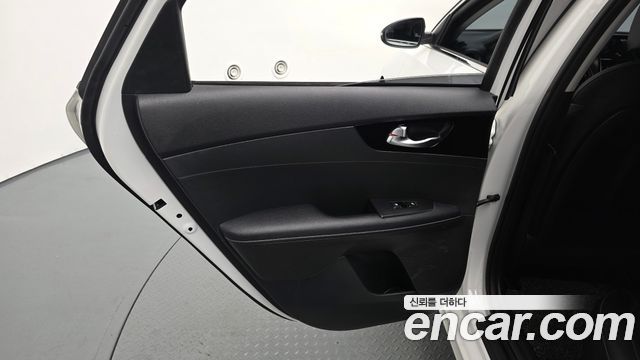 Kia K3 2022 — photo 15