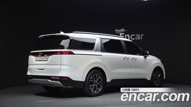 Kia Canival 2022 — photo 2