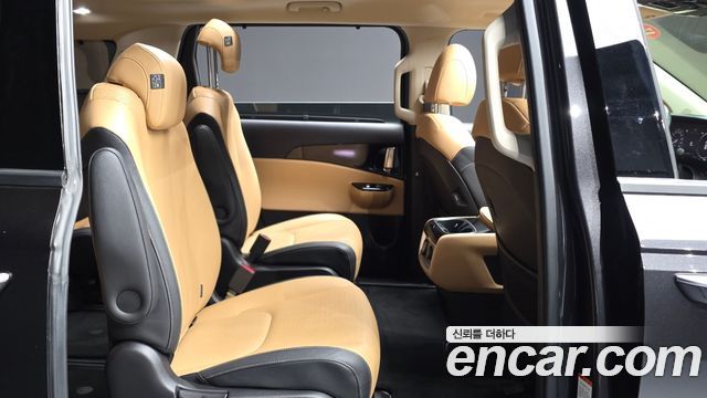 Kia Canival 2022 — photo 18