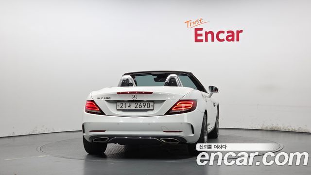 Mercedes-Benz SLC-Class 2017 — photo 4