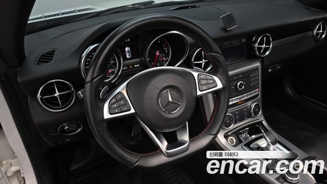 Mercedes-Benz SLC-Class 2017 — photo 12