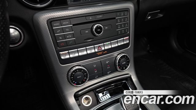 Mercedes-Benz SLC-Class 2017 — photo 15