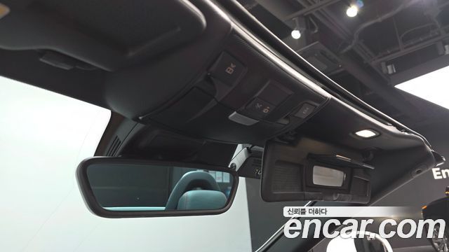 Mercedes-Benz SLC-Class 2017 — photo 18
