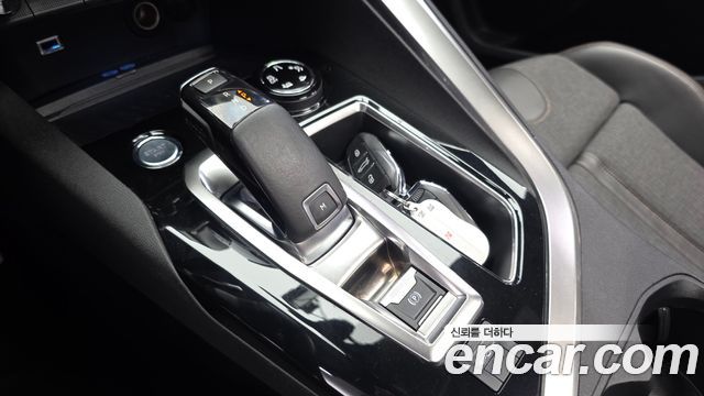 Peugeot 5008 2019 — photo 12