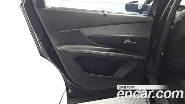 Peugeot 5008 2019 — photo 15