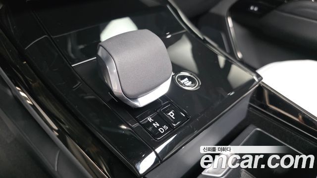 Land Rover Range Rover Sport 2025 — photo 9