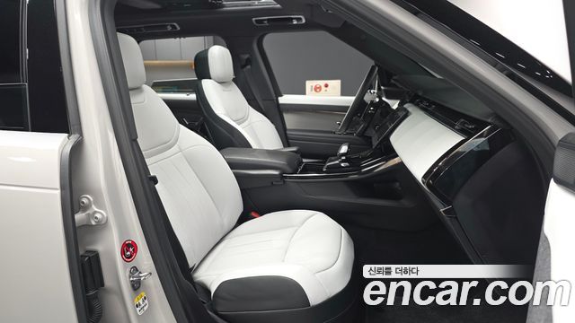 Land Rover Range Rover Sport 2025 — photo 11